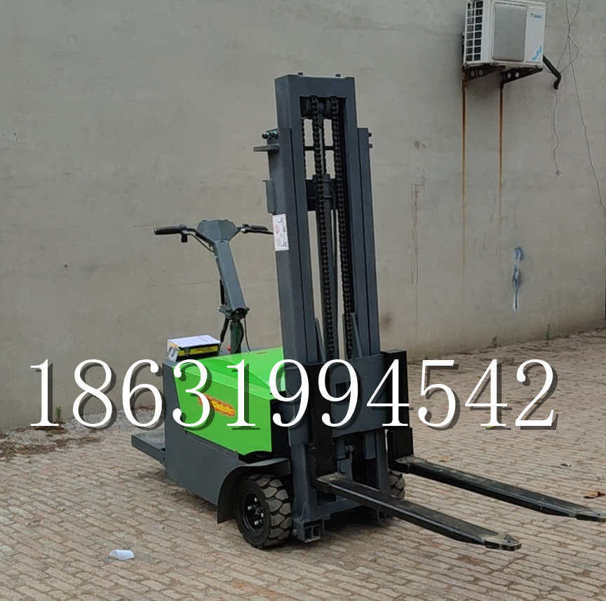 敦化市优程全电动叉车插腿式堆高车液压装卸车1.5吨升高小型站驾式铲车